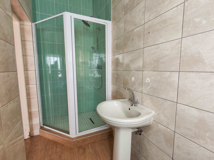 To Let 3 Bedroom Property for Rent in Cambridge Eastern Cape